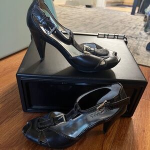 Women's Michael Kors Black T- Strap Buckle Heels Size 6M USED